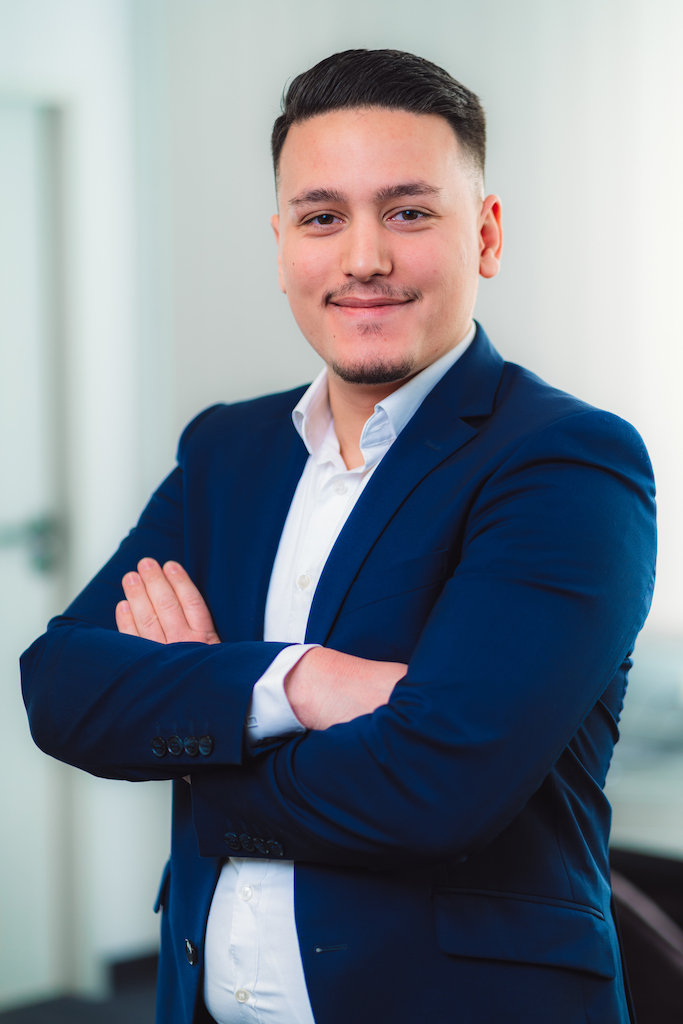 Furkan Binkaya, Versicherungsmakler und Immobilienvermittler
